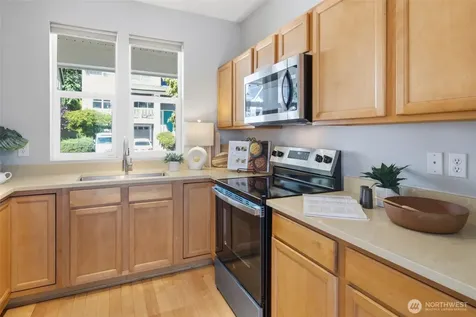 7624 39th Avenue S Seattle WA 98118
