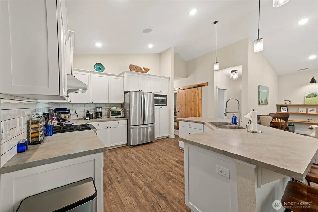 632 E Pointes Drive W Shelton WA 98584