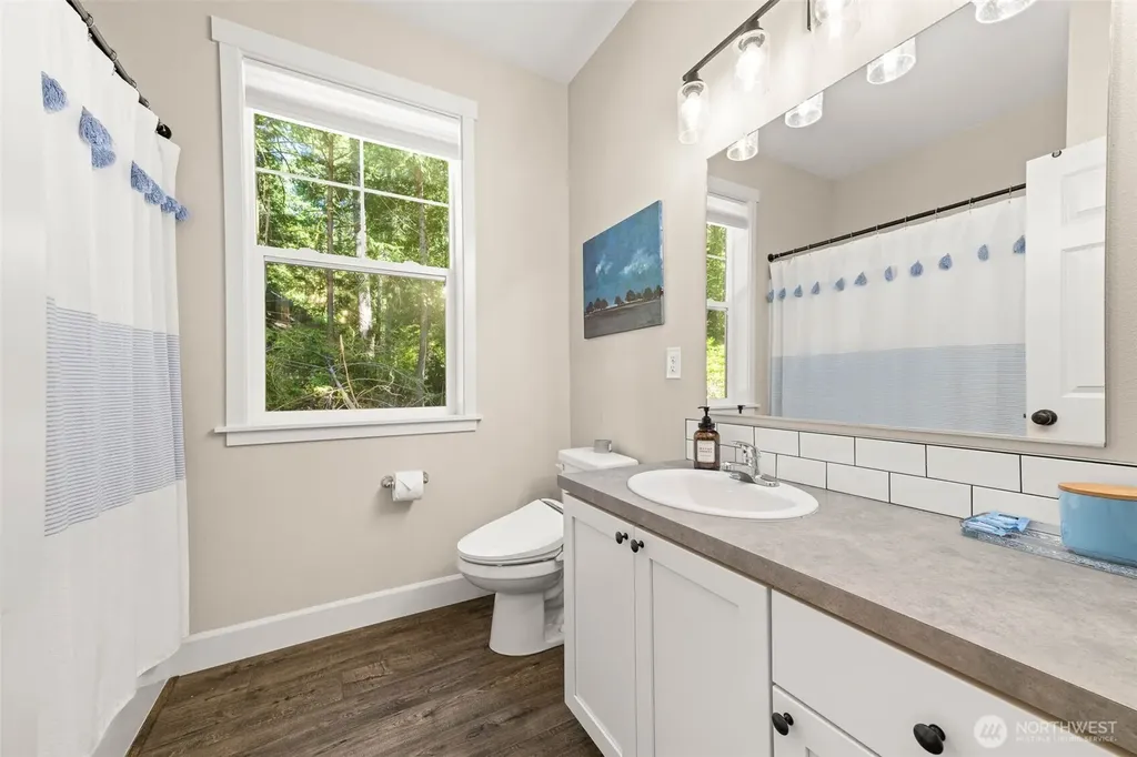 632 E Pointes Drive W Shelton WA 98584