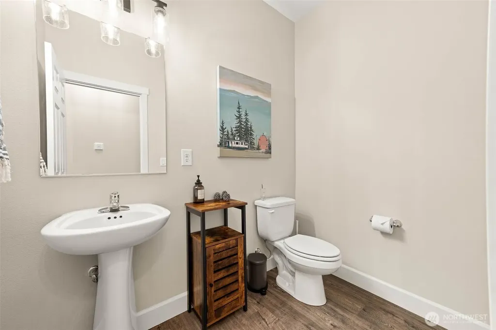 632 E Pointes Drive W Shelton WA 98584