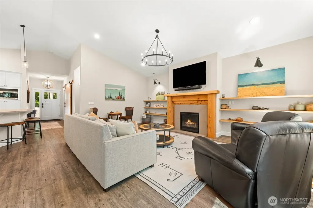 632 E Pointes Drive W Shelton WA 98584