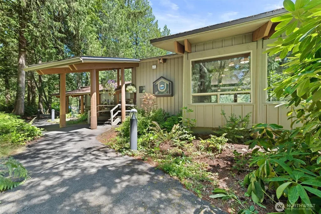 632 E Pointes Drive W Shelton WA 98584