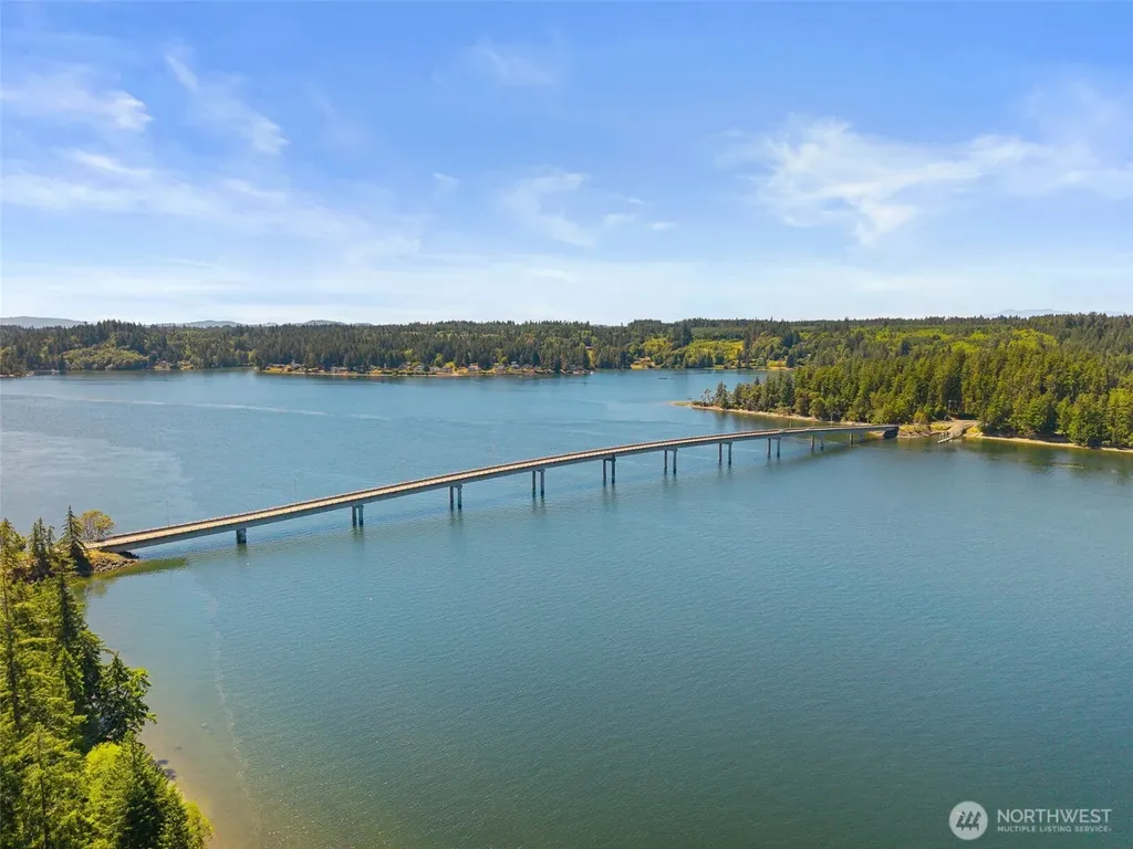632 E Pointes Drive W Shelton WA 98584