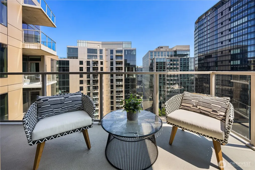 10610 NE 9th Place Bellevue WA 98004