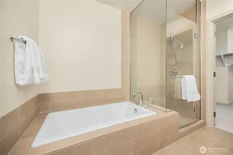 10610 NE 9th Place Bellevue WA 98004
