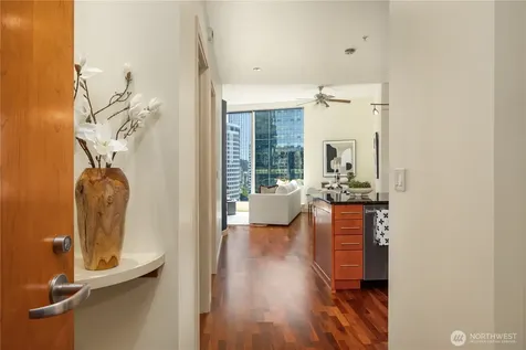 10610 NE 9th Place Bellevue WA 98004