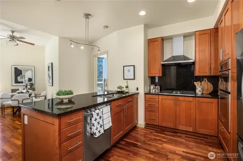 10610 NE 9th Place Bellevue WA 98004