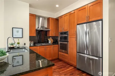 10610 NE 9th Place Bellevue WA 98004