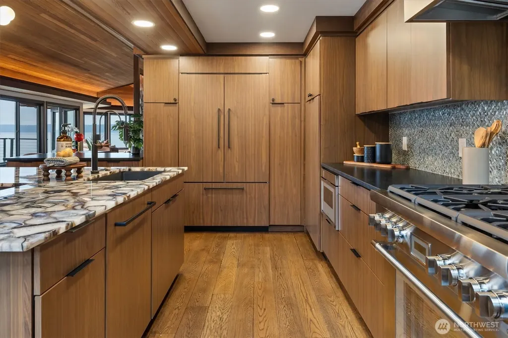 11213 Arroyo Beach Place SW Seattle WA 98146