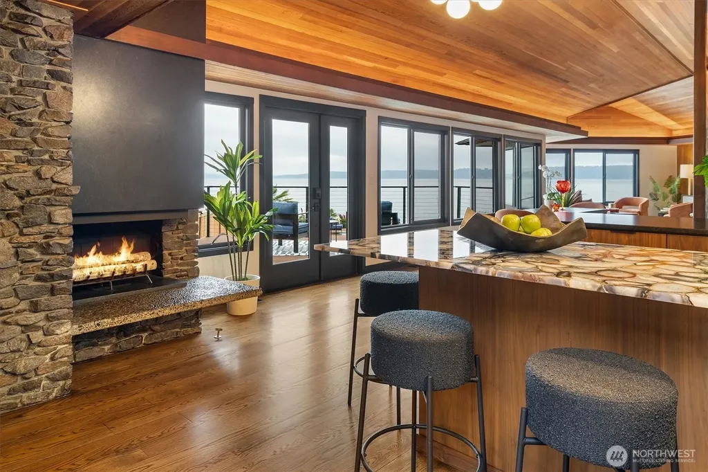 11213 Arroyo Beach Place SW Seattle WA 98146