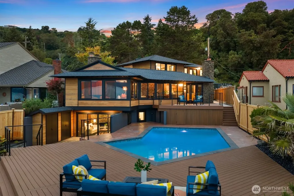 11213 Arroyo Beach Place SW Seattle WA 98146