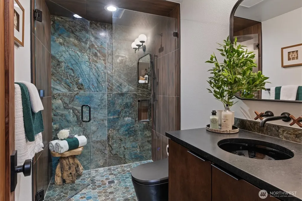 11213 Arroyo Beach Place SW Seattle WA 98146