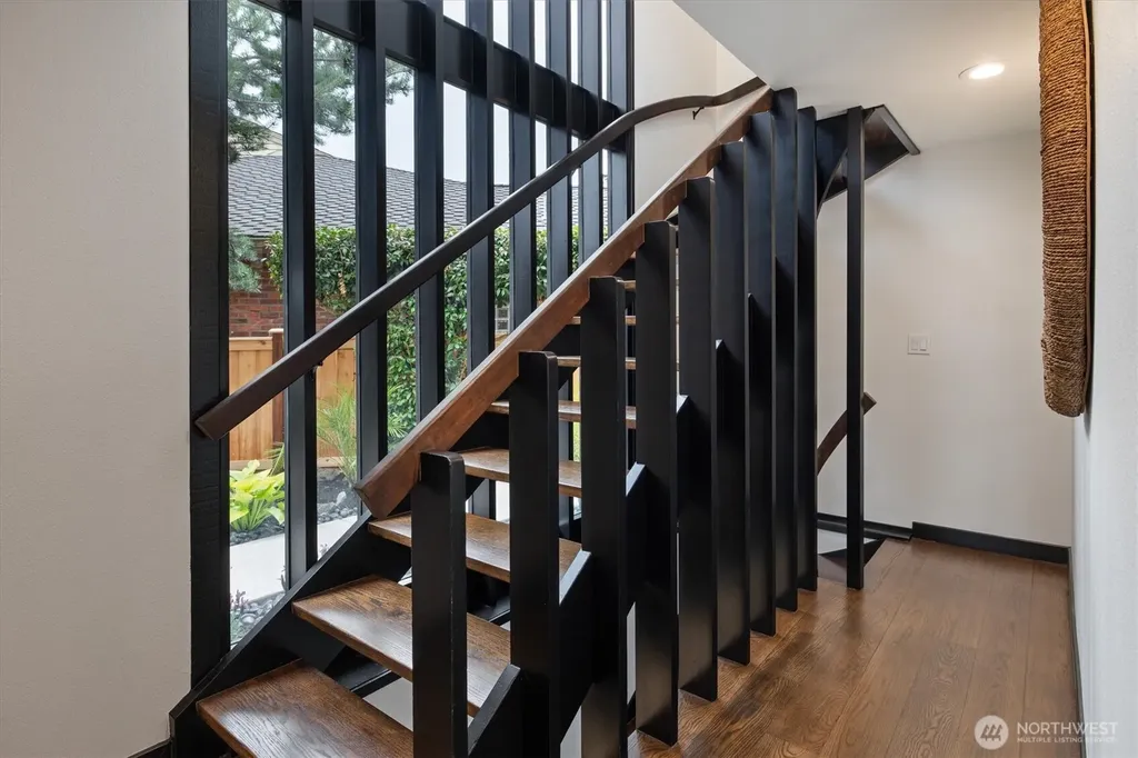 11213 Arroyo Beach Place SW Seattle WA 98146