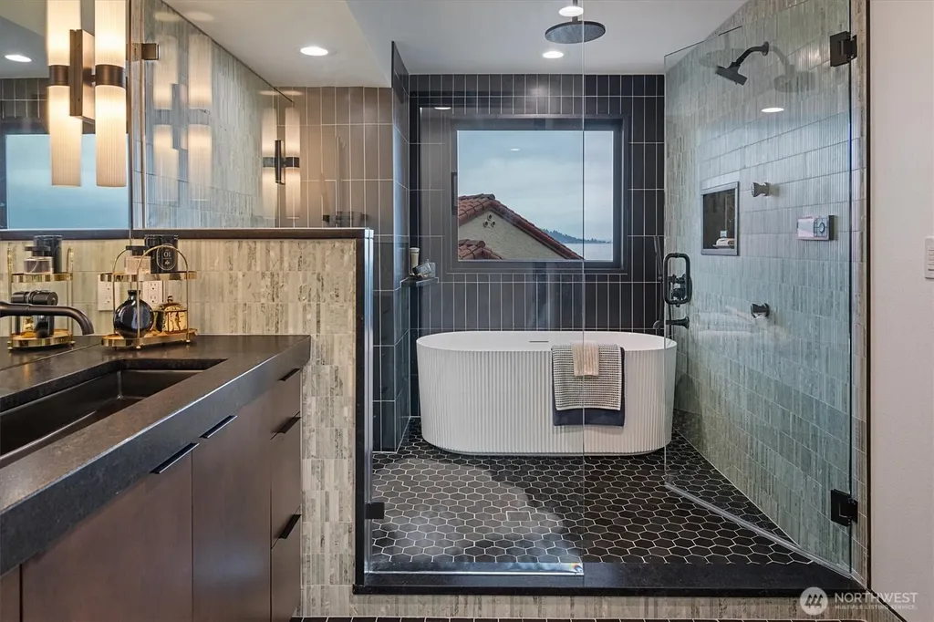11213 Arroyo Beach Place SW Seattle WA 98146