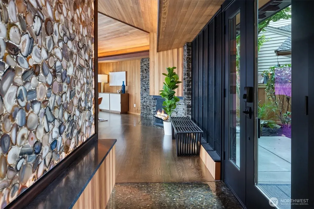 11213 Arroyo Beach Place SW Seattle WA 98146