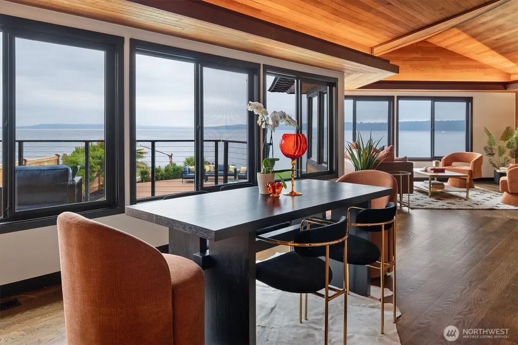 11213 Arroyo Beach Place SW Seattle WA 98146