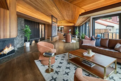 11213 Arroyo Beach Place SW Seattle WA 98146