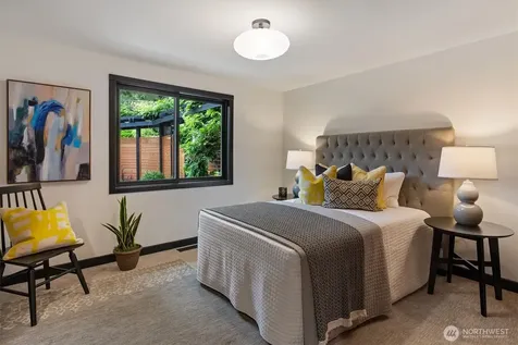 11213 Arroyo Beach Place SW Seattle WA 98146