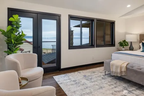 11213 Arroyo Beach Place SW Seattle WA 98146