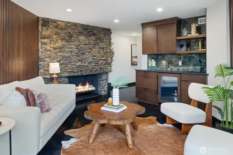 11213 Arroyo Beach Place SW Seattle WA 98146