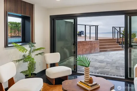 11213 Arroyo Beach Place SW Seattle WA 98146