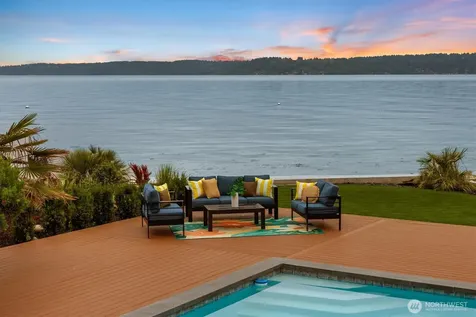 11213 Arroyo Beach Place SW Seattle WA 98146