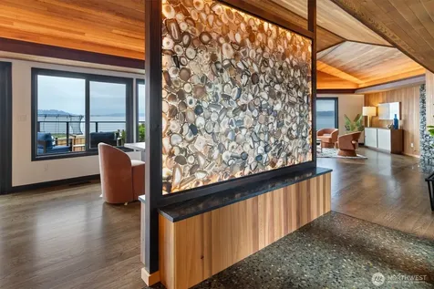 11213 Arroyo Beach Place SW Seattle WA 98146