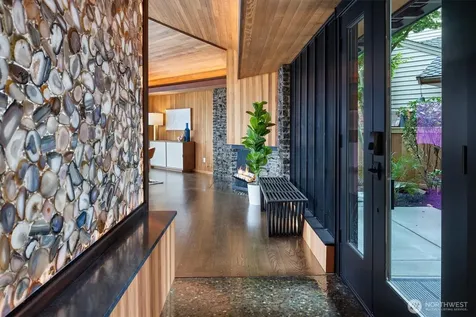 11213 Arroyo Beach Place SW Seattle WA 98146