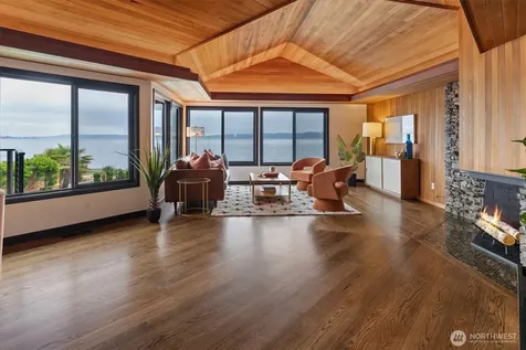 11213 Arroyo Beach Place SW Seattle WA 98146