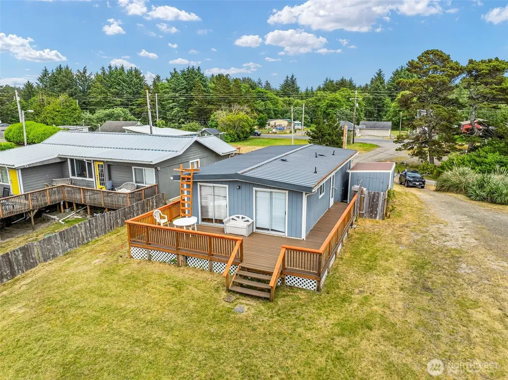 13301 North Place Long Beach WA 98631