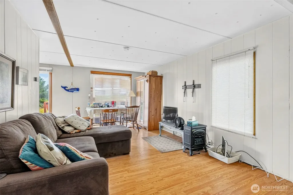 13301 North Place Long Beach WA 98631