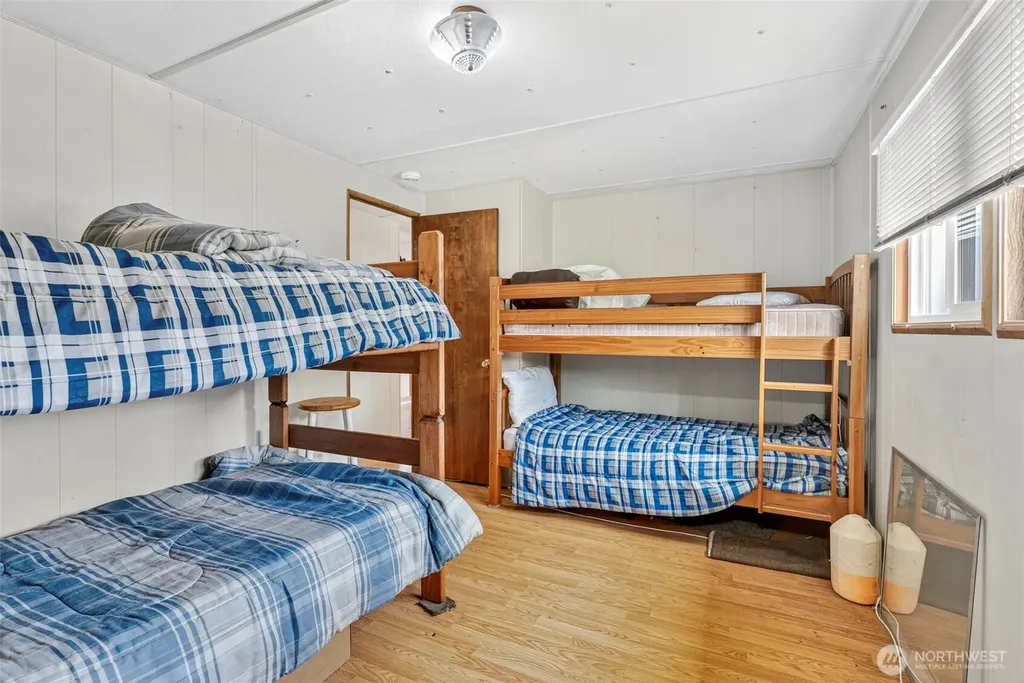 13301 North Place Long Beach WA 98631