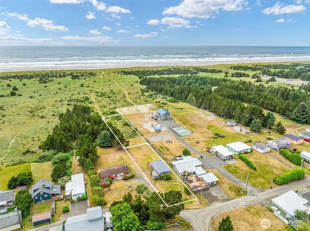 13301 North Place Long Beach WA 98631