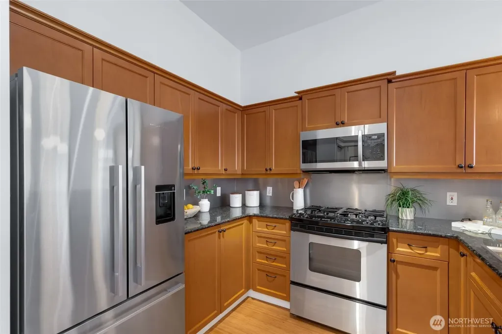 530 4th Avenue W Seattle WA 98119