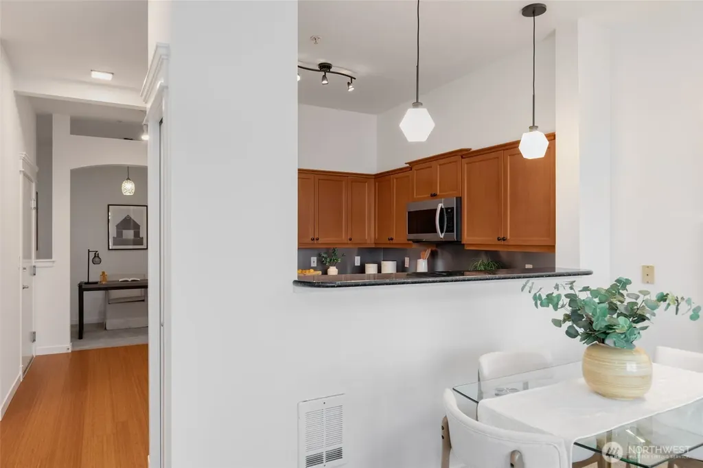 530 4th Avenue W Seattle WA 98119