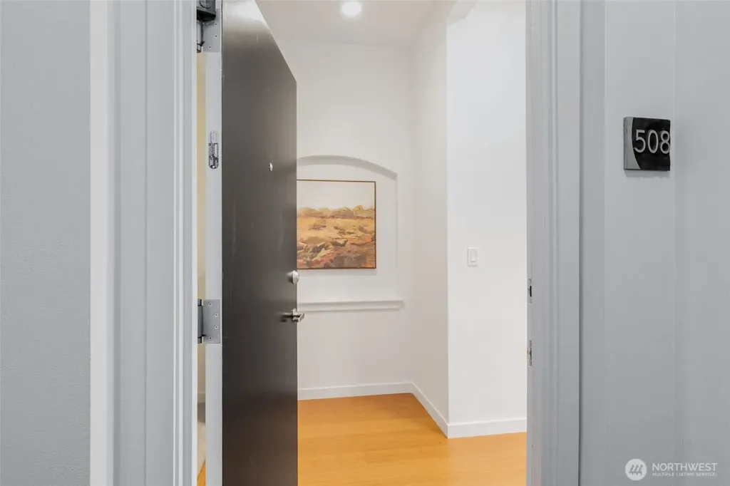 530 4th Avenue W Seattle WA 98119