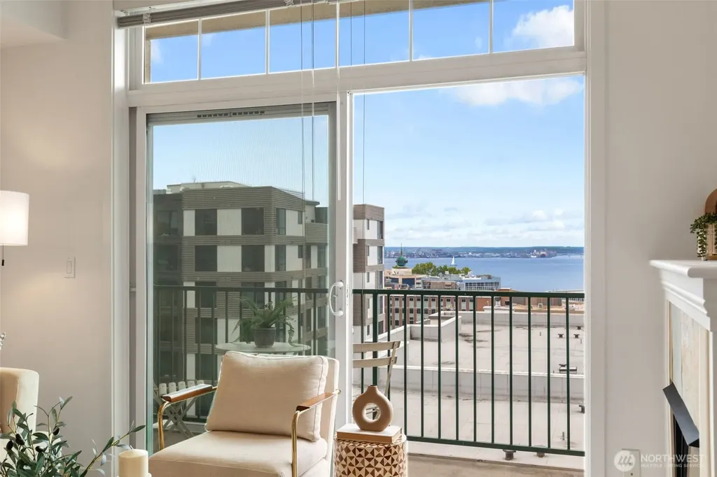 530 4th Avenue W Seattle WA 98119