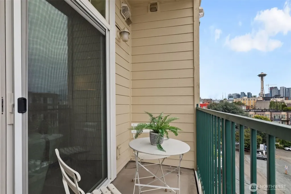 530 4th Avenue W Seattle WA 98119