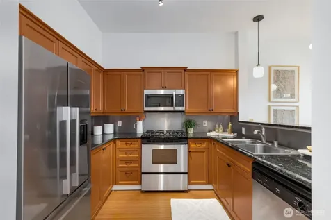 530 4th Avenue W Seattle WA 98119