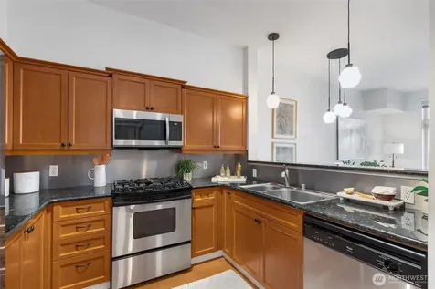 530 4th Avenue W Seattle WA 98119