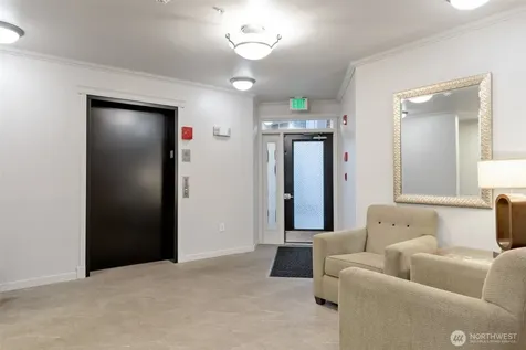 530 4th Avenue W Seattle WA 98119