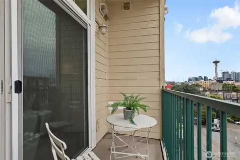 530 4th Avenue W Seattle WA 98119