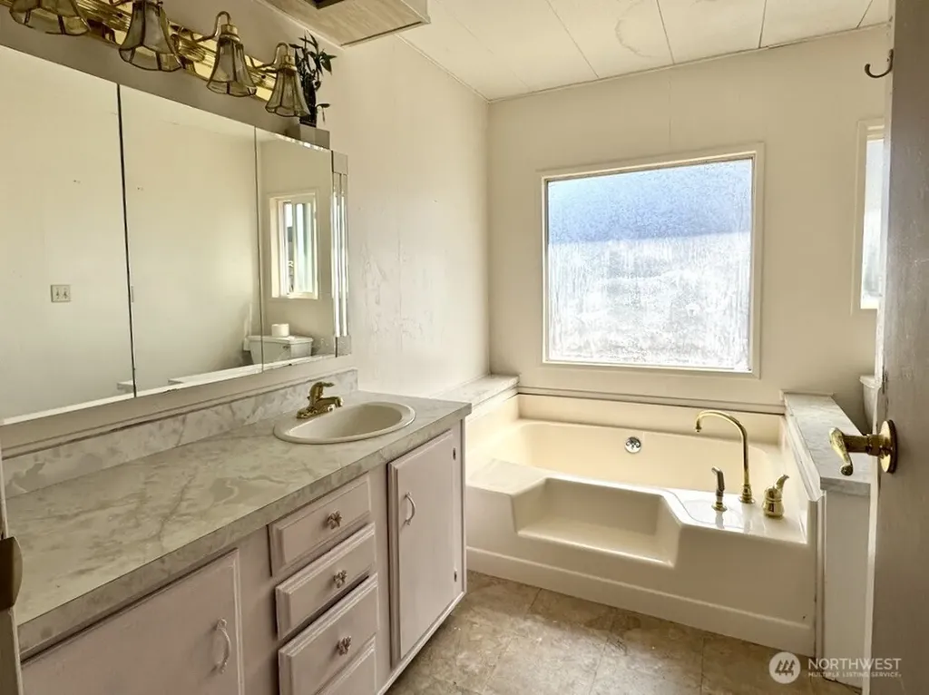 260 E Olympic Drive Grapeview WA 98546