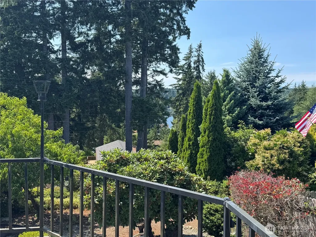 260 E Olympic Drive Grapeview WA 98546