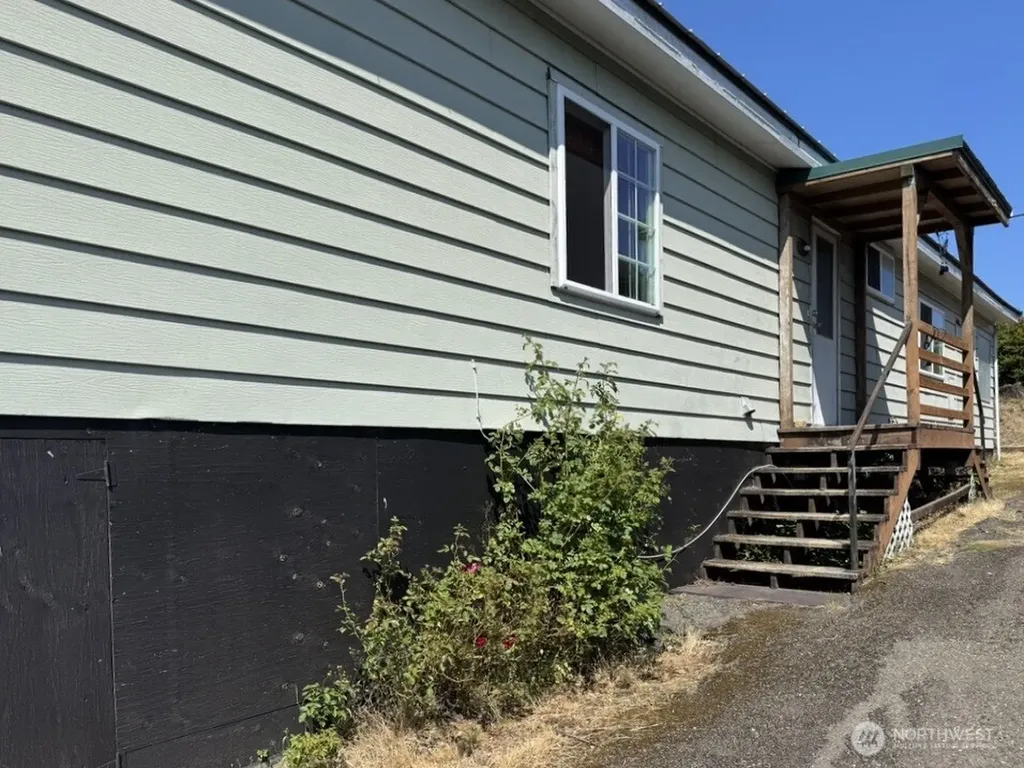 260 E Olympic Drive Grapeview WA 98546