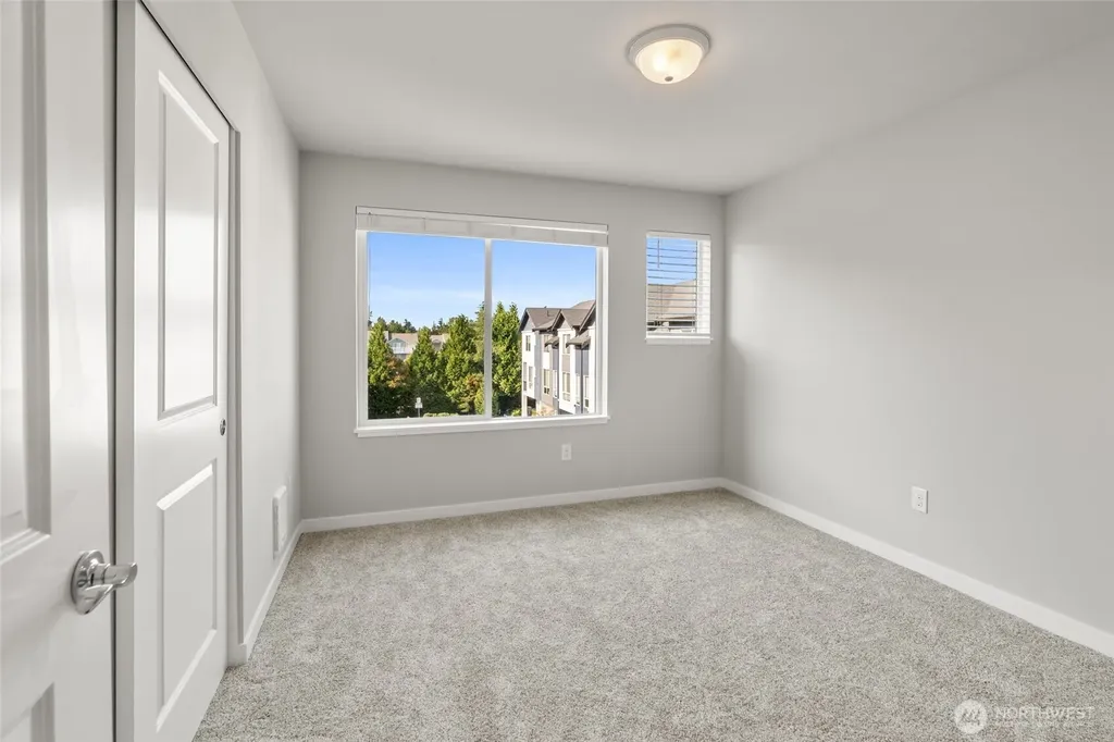 14715 Admiralty Way Lynnwood WA 98087
