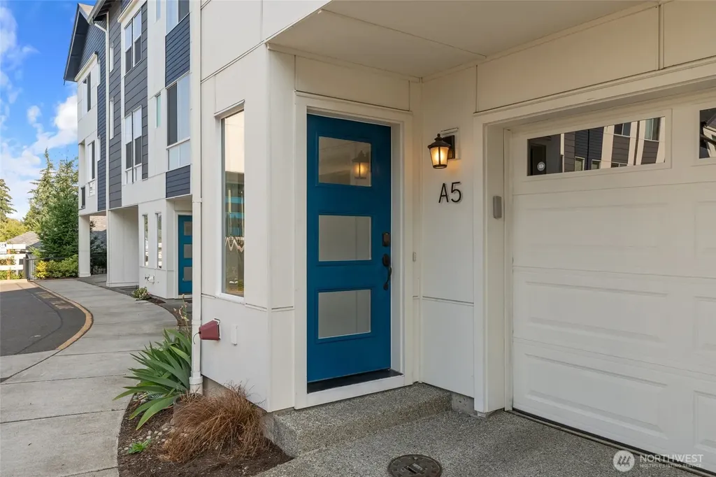14715 Admiralty Way Lynnwood WA 98087