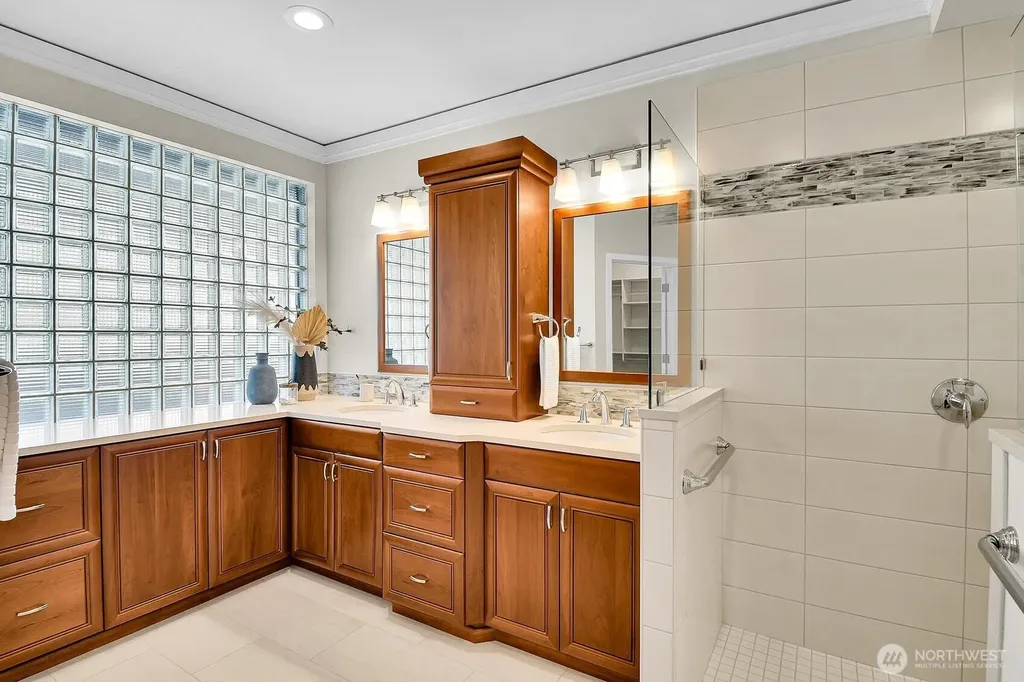 225 2nd Street S Kirkland WA 98033