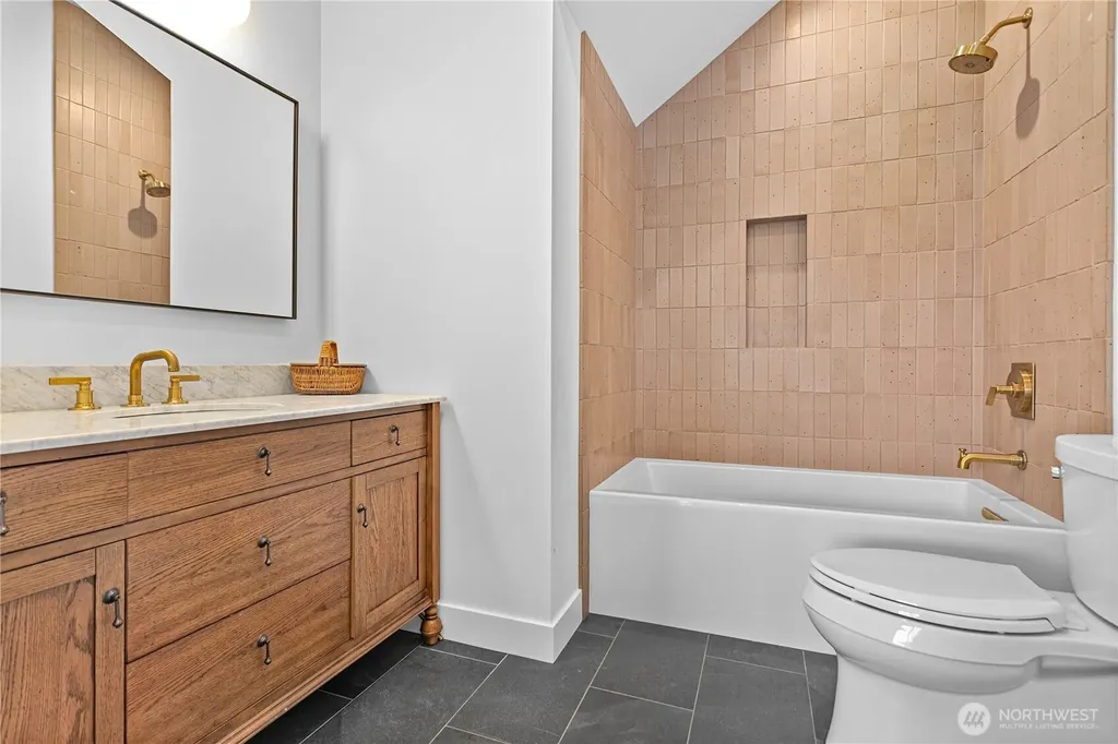 3251 Blanchard Knob Trail Burlington WA 98233