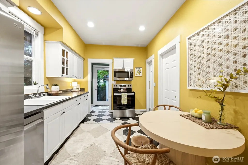 1110 NW 70th Street Seattle WA 98117